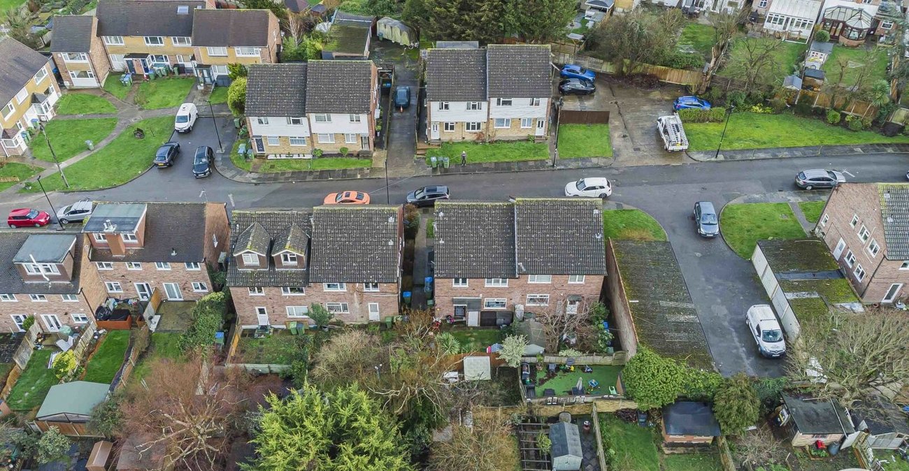 2 bedroom property for sale in London | Robinson Jackson