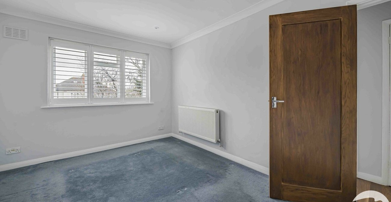 2 bedroom property for sale in London | Robinson Jackson