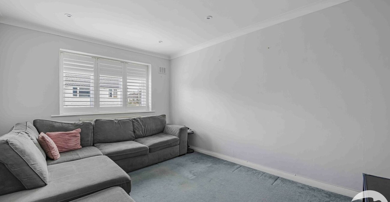 2 bedroom property for sale in London | Robinson Jackson