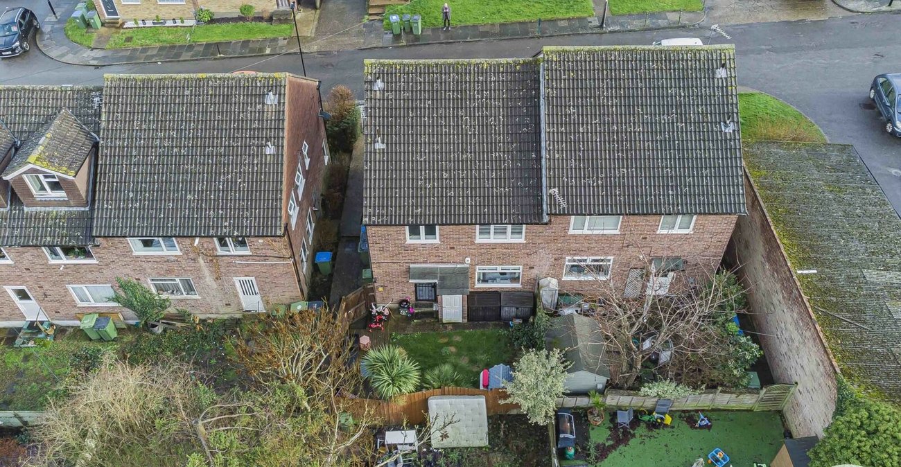 2 bedroom property for sale in London | Robinson Jackson