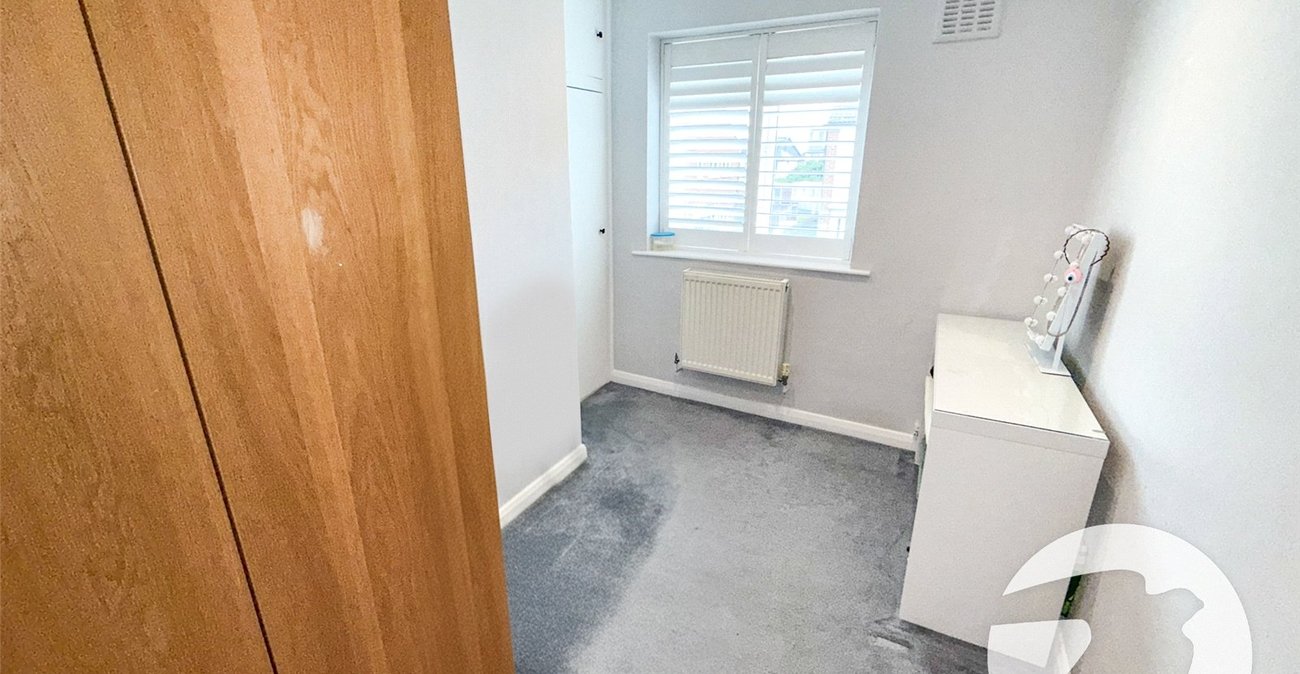 2 bedroom property for sale in London | Robinson Jackson