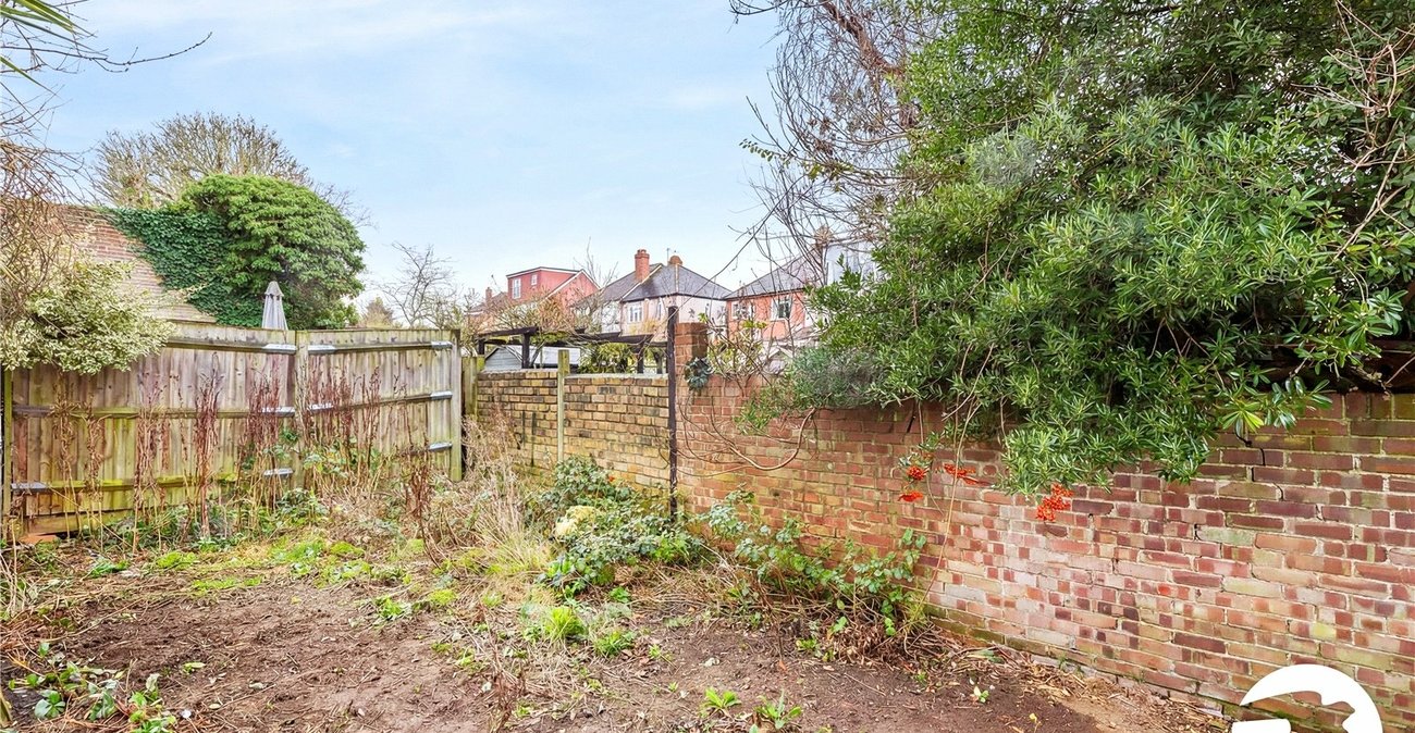 2 bedroom property for sale in London | Robinson Jackson