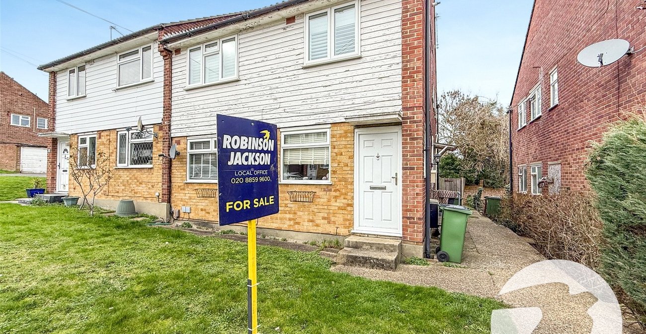 2 bedroom property for sale in London | Robinson Jackson
