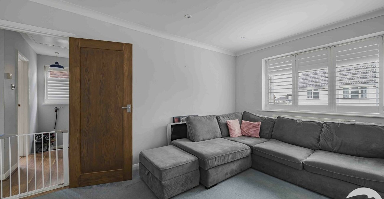 2 bedroom property for sale in London | Robinson Jackson