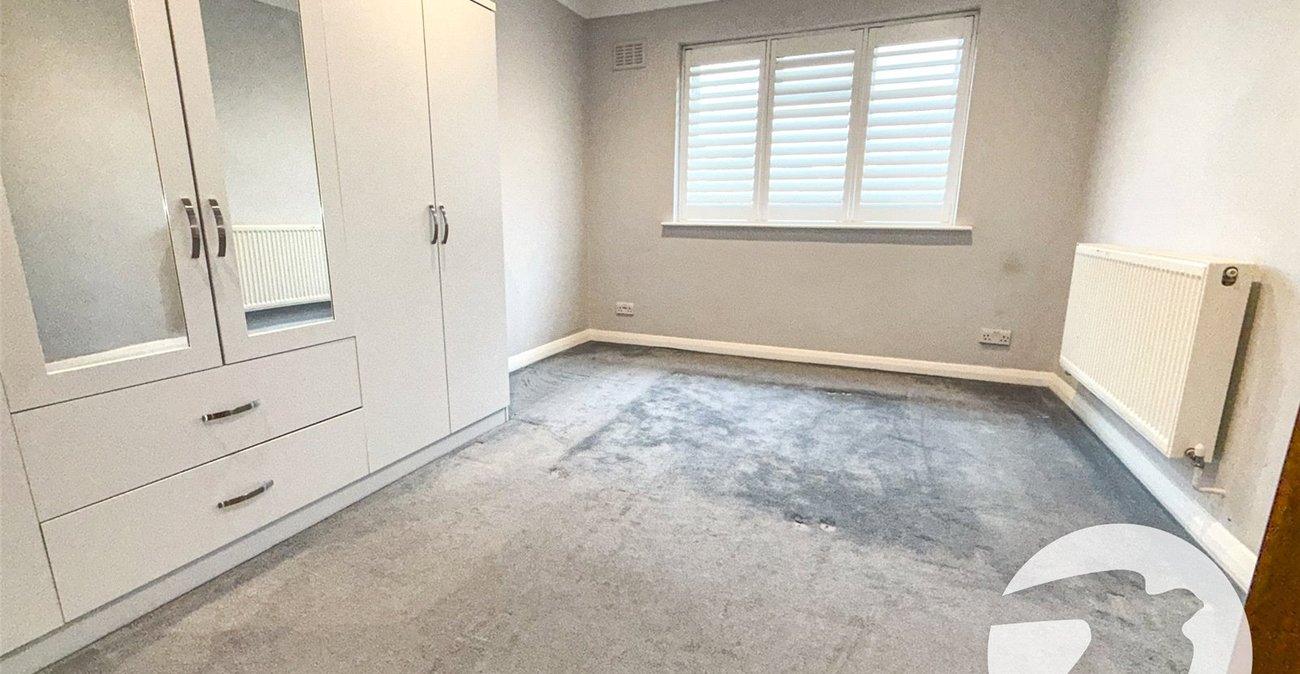 2 bedroom property for sale in London | Robinson Jackson