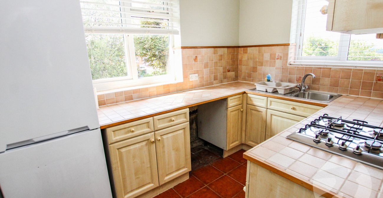 2 bedroom property for sale in New Eltham | Robinson Jackson