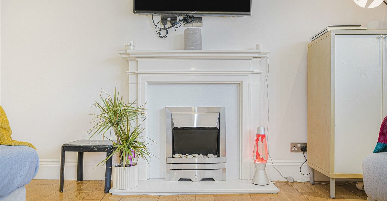 2 bedroom property for sale in Dartford | Robinson Jackson