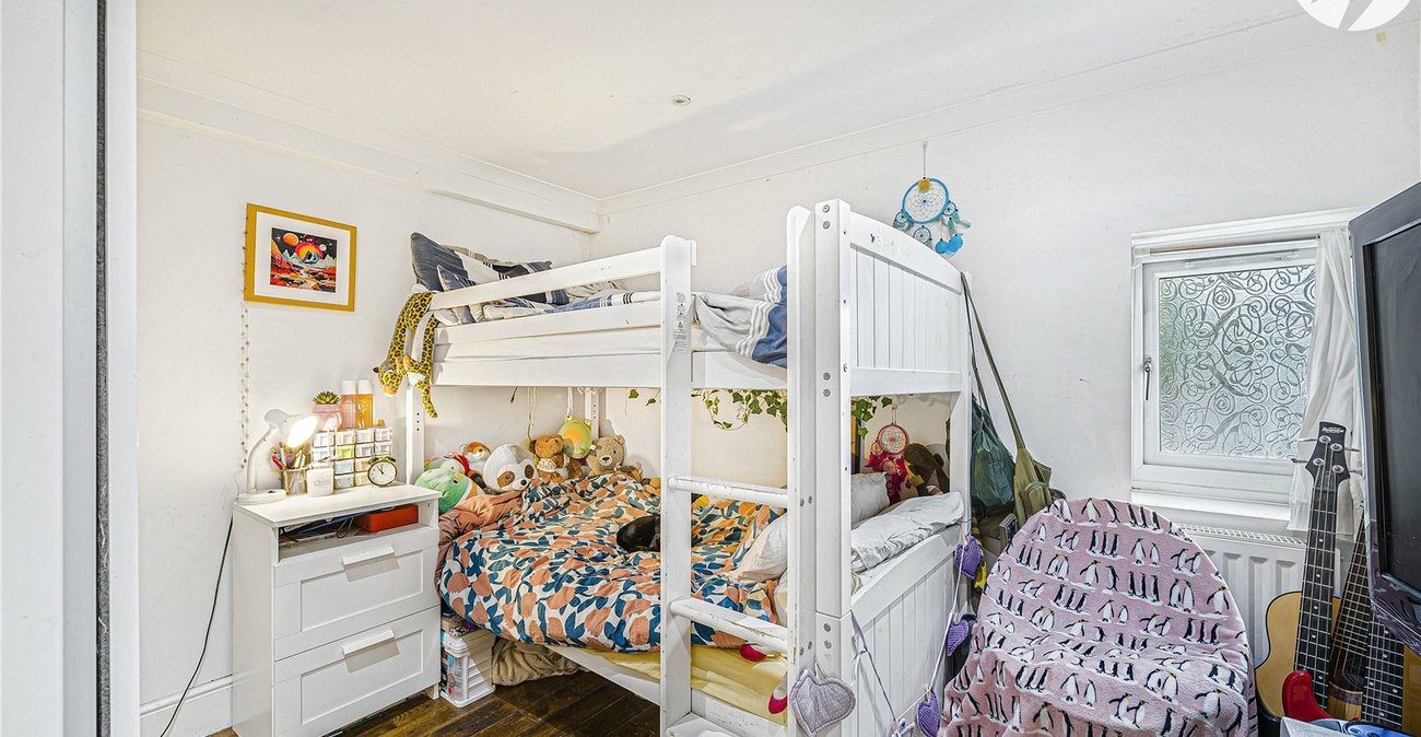 2 bedroom property for sale in Dartford | Robinson Jackson