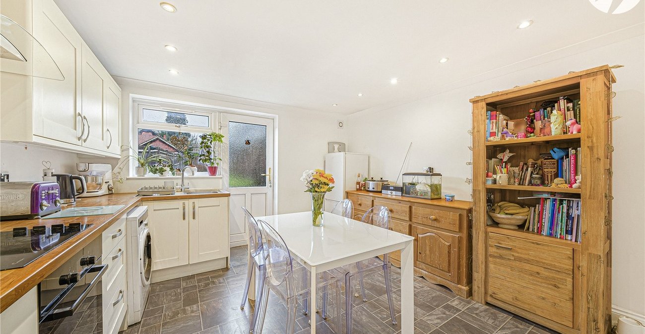 2 bedroom property for sale in Dartford | Robinson Jackson