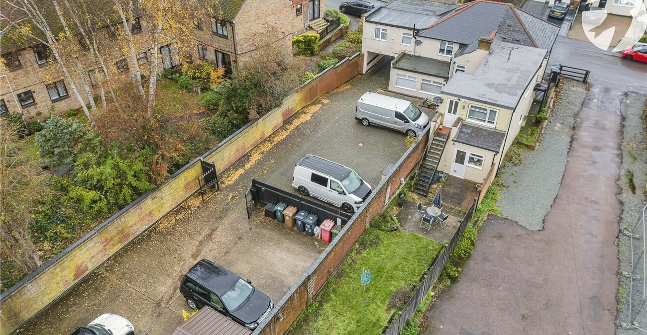 2 bedroom property for sale in Dartford | Robinson Jackson