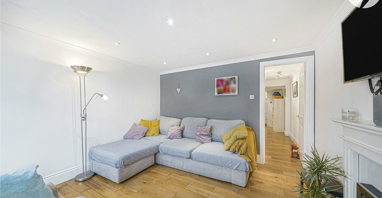 2 bedroom property for sale in Dartford | Robinson Jackson