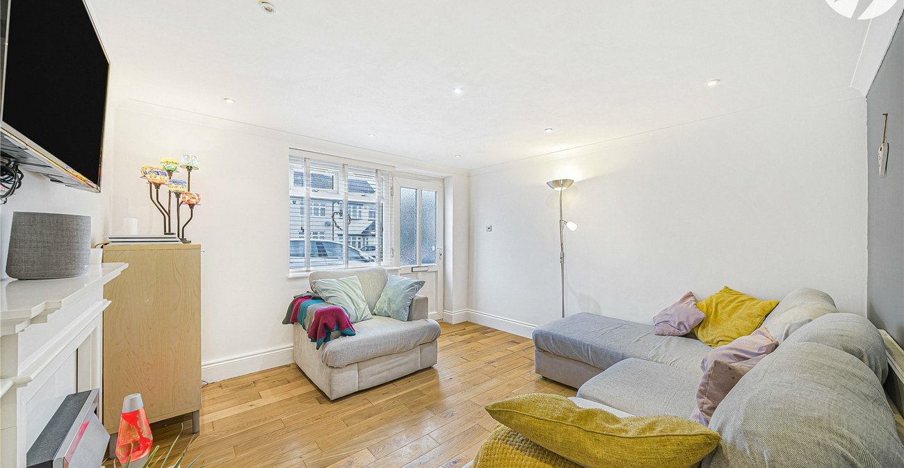 2 bedroom property for sale in Dartford | Robinson Jackson