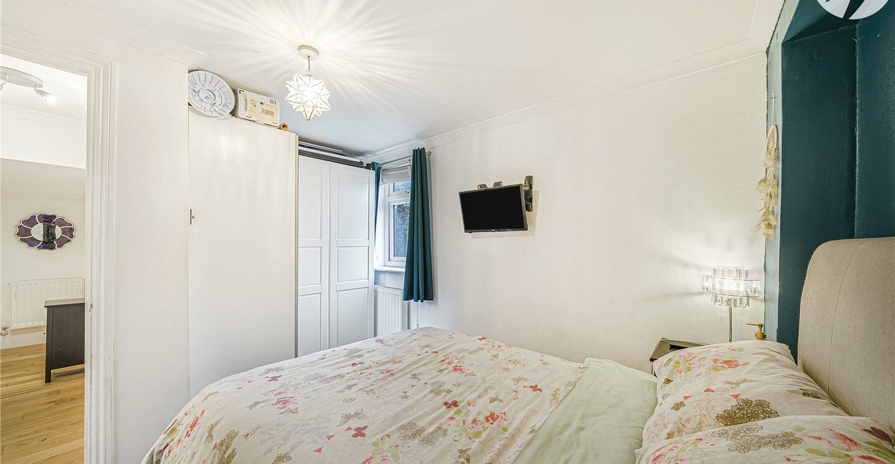 2 bedroom property for sale in Dartford | Robinson Jackson