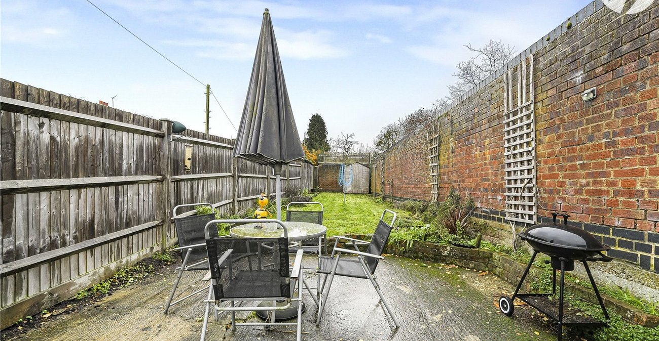 2 bedroom property for sale in Dartford | Robinson Jackson