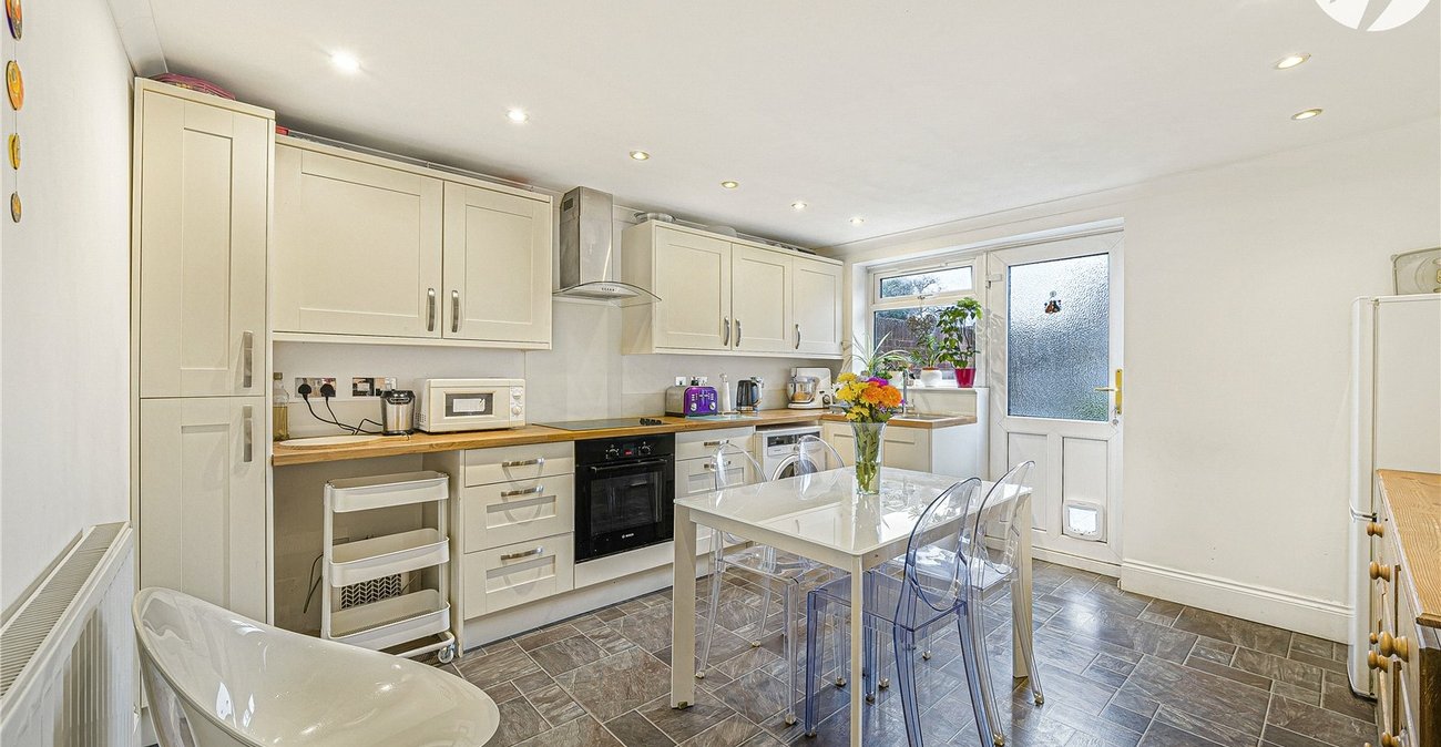 2 bedroom property for sale in Dartford | Robinson Jackson