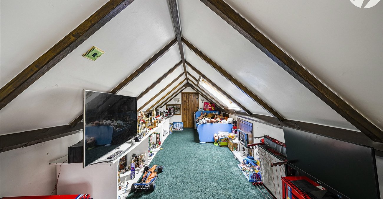 5 bedroom bungalow for sale in Wilmington | Robinson Jackson