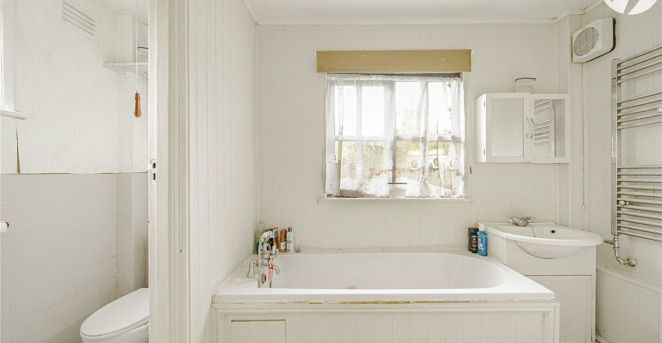 5 bedroom bungalow for sale in Wilmington | Robinson Jackson