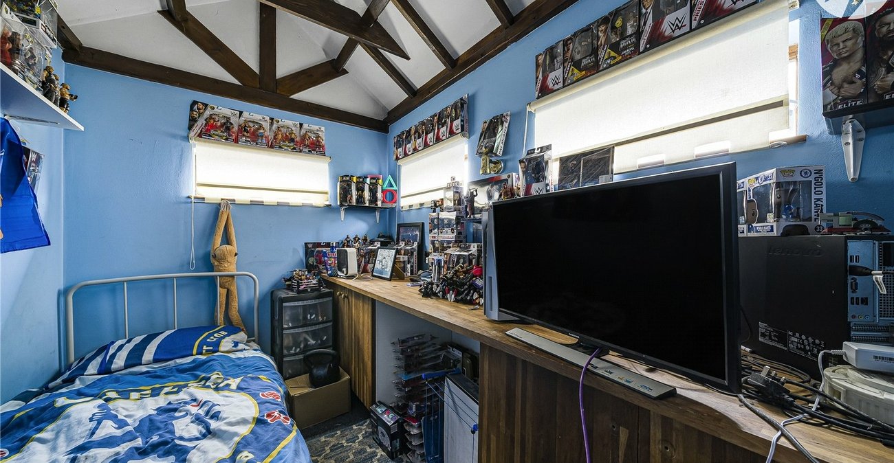 5 bedroom bungalow for sale in Wilmington | Robinson Jackson