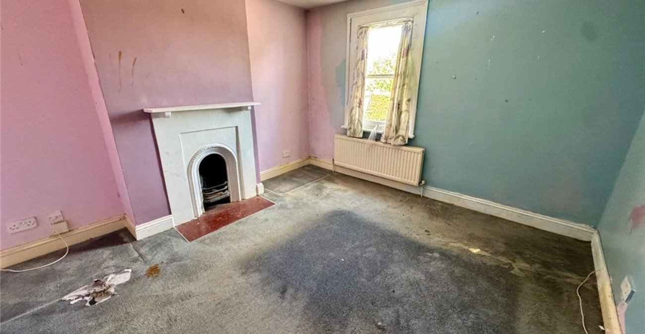 2 bedroom house for sale in Farnborough Village | Robinson Jackson