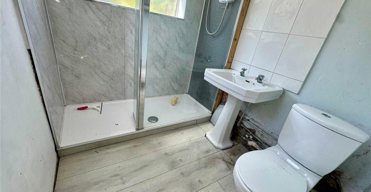 2 bedroom house for sale in Farnborough Village | Robinson Jackson