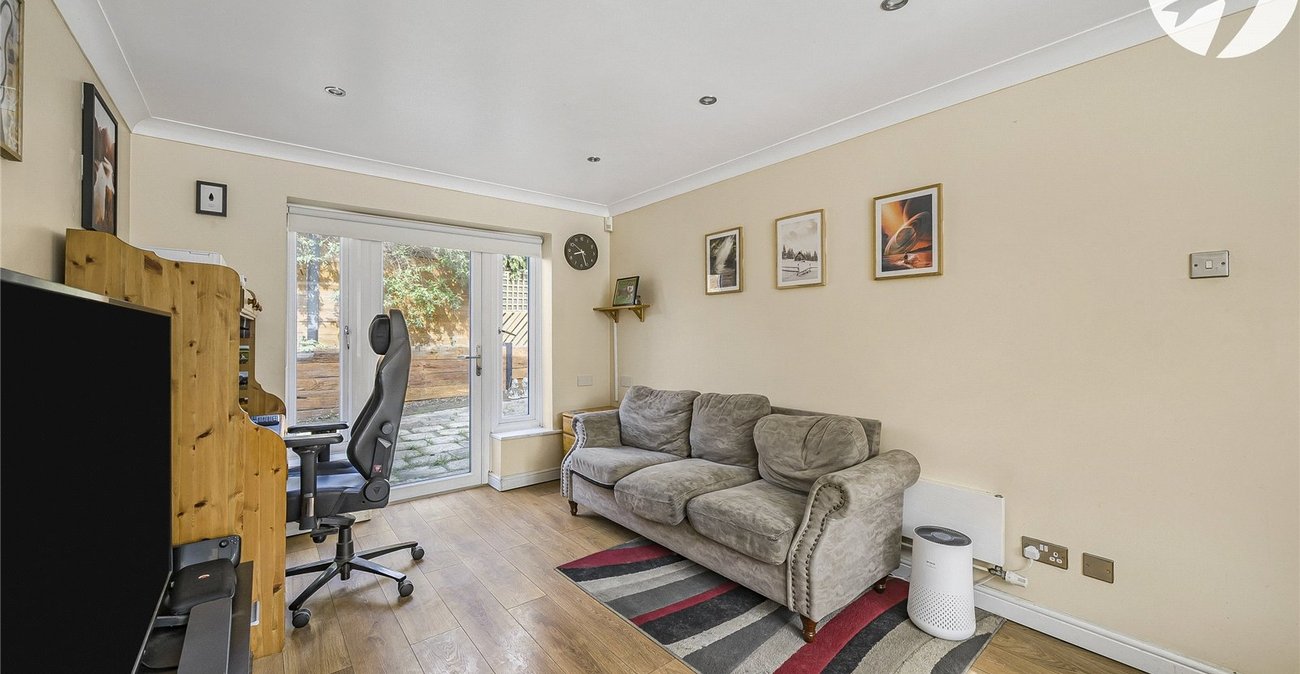 3 bedroom house for sale in Greenhithe | Robinson Jackson