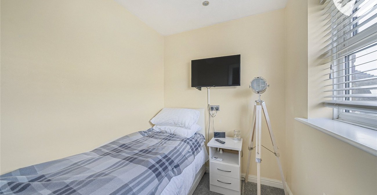 3 bedroom house for sale in Greenhithe | Robinson Jackson