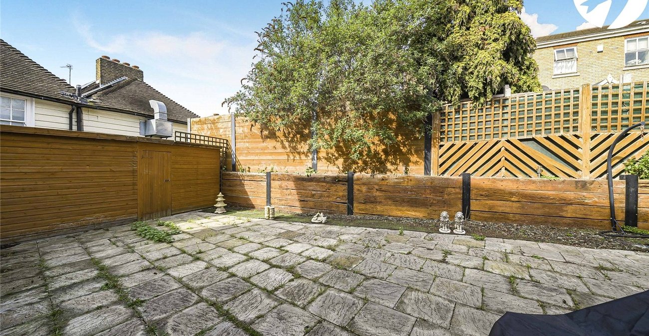3 bedroom house for sale in Greenhithe | Robinson Jackson