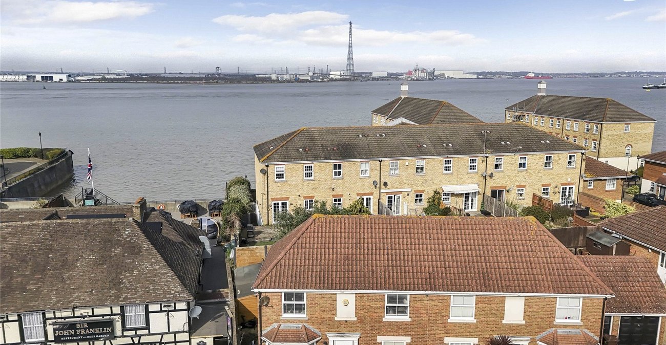 3 bedroom house for sale in Greenhithe | Robinson Jackson