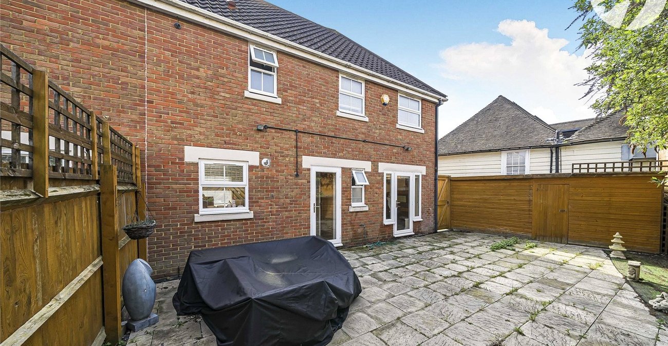 3 bedroom house for sale in Greenhithe | Robinson Jackson