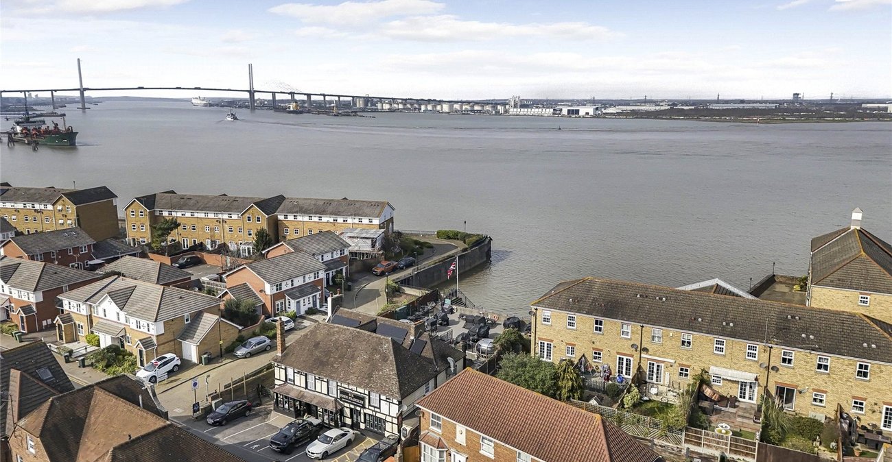 3 bedroom house for sale in Greenhithe | Robinson Jackson