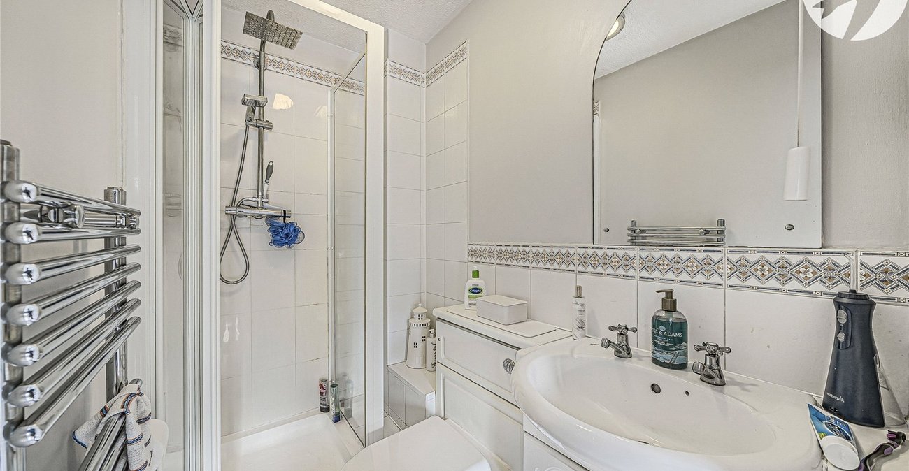 3 bedroom house for sale in Greenhithe | Robinson Jackson