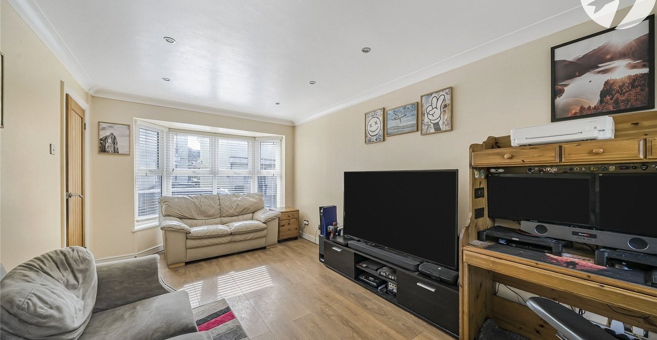 3 bedroom house for sale in Greenhithe | Robinson Jackson