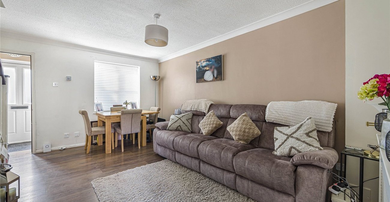 2 bedroom house for sale in Greenhithe | Robinson Jackson