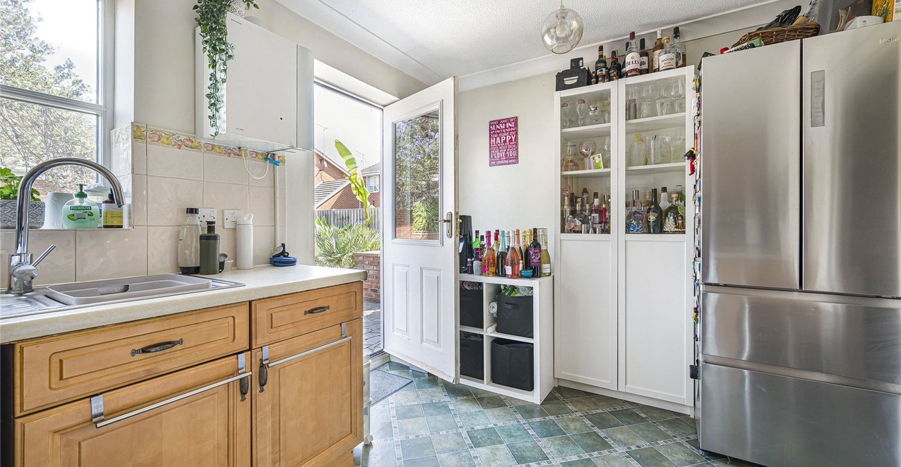 2 bedroom house for sale in Greenhithe | Robinson Jackson