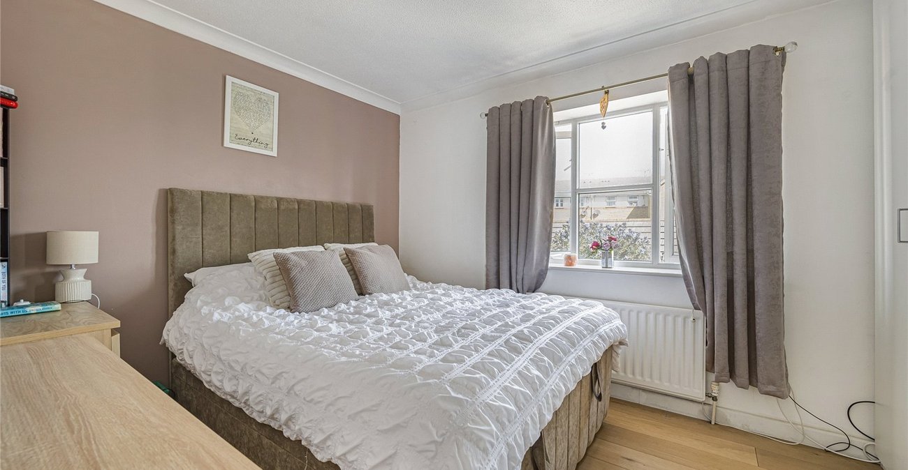 2 bedroom house for sale in Greenhithe | Robinson Jackson