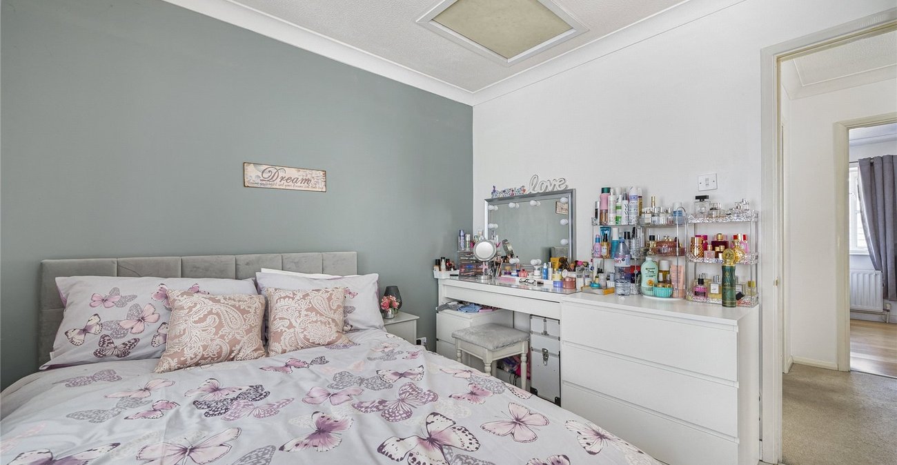 2 bedroom house for sale in Greenhithe | Robinson Jackson