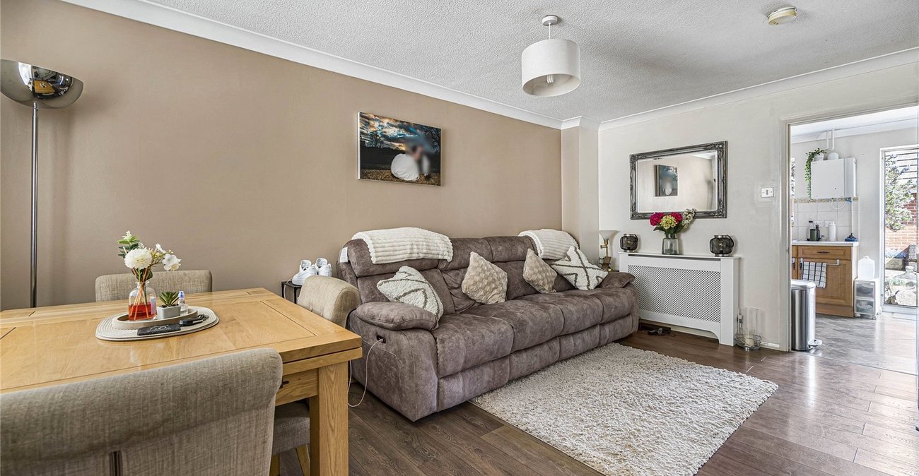 2 bedroom house for sale in Greenhithe | Robinson Jackson