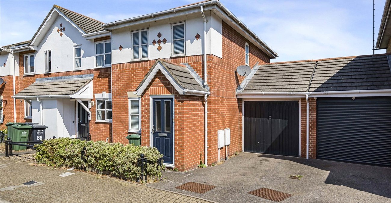 2 bedroom house for sale in Greenhithe | Robinson Jackson