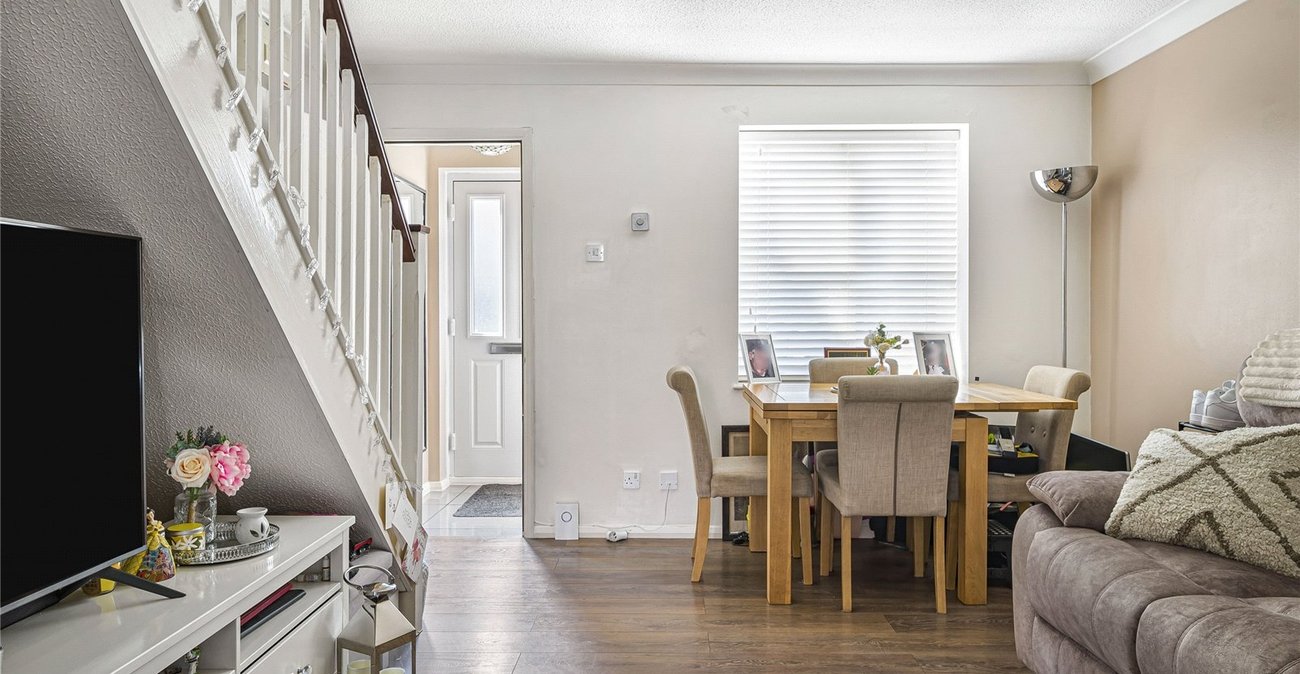 2 bedroom house for sale in Greenhithe | Robinson Jackson