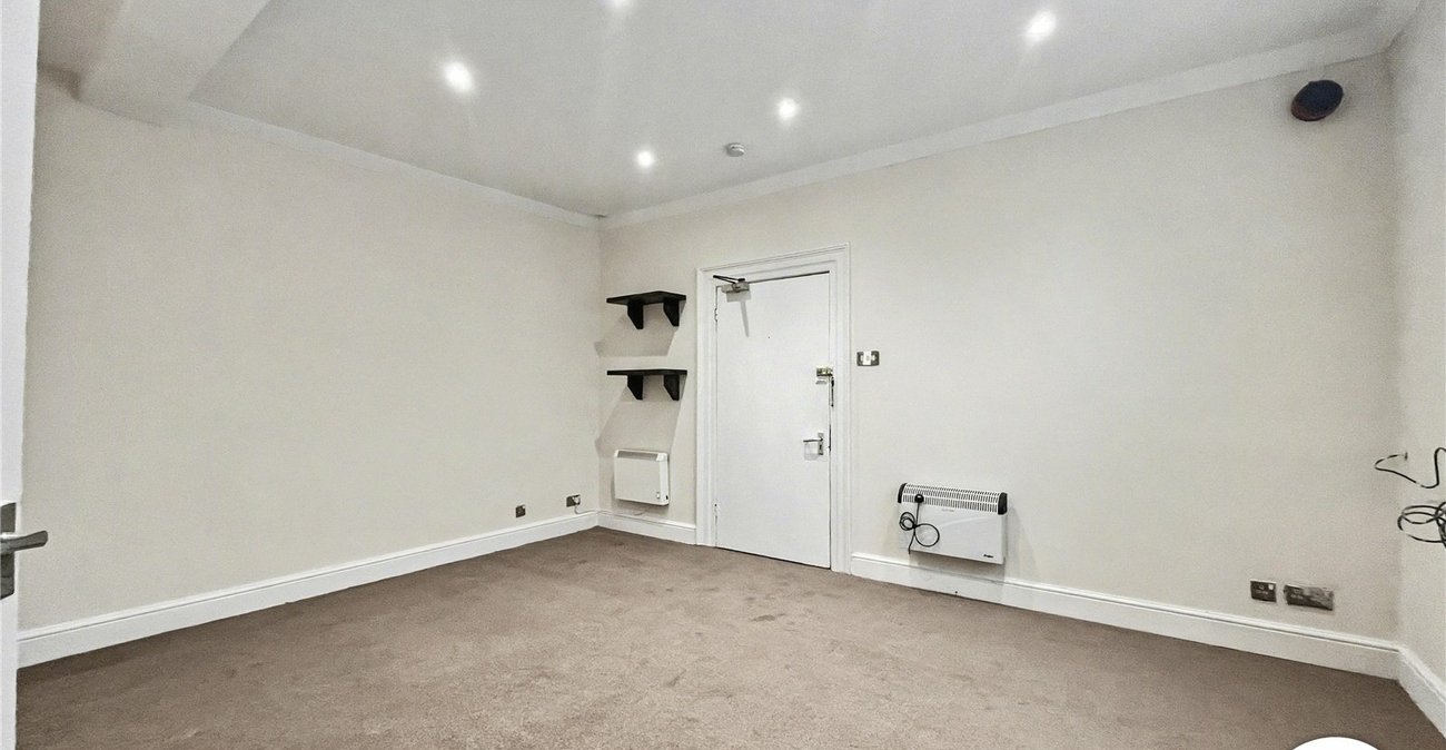 1 bedroom property for sale in Newington | Robinson Michael & Jackson