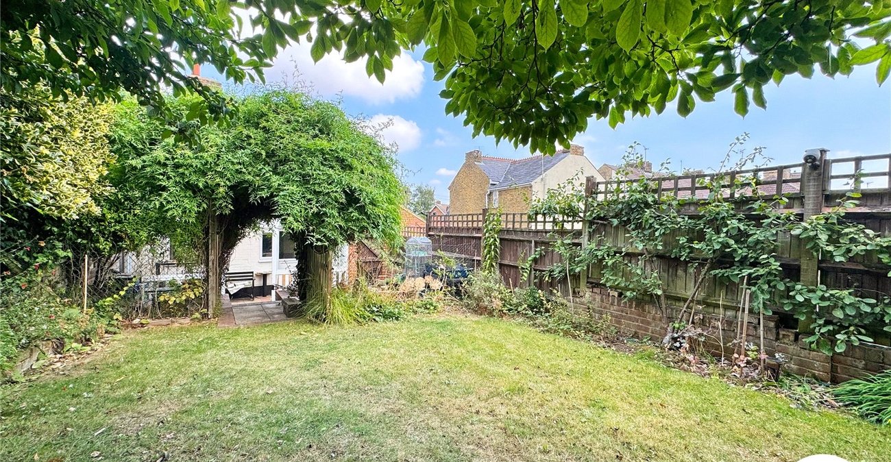2 bedroom house for sale in Newington | Robinson Michael & Jackson