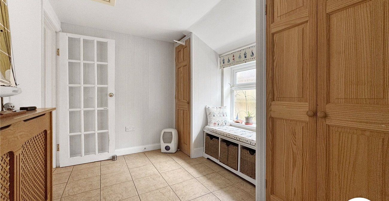 2 bedroom house for sale in Newington | Robinson Michael & Jackson