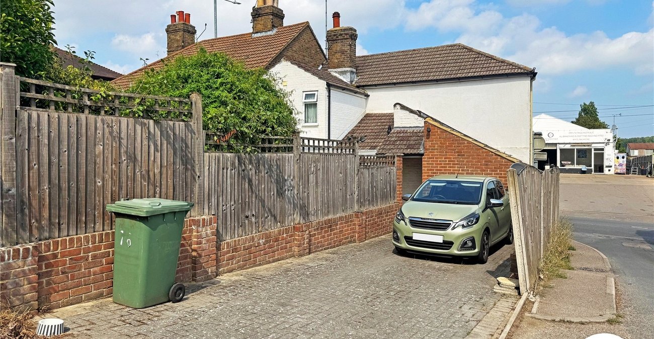 2 bedroom house for sale in Newington | Robinson Michael & Jackson
