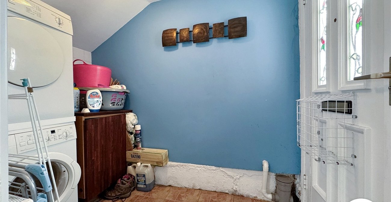 2 bedroom house for sale in Newington | Robinson Michael & Jackson