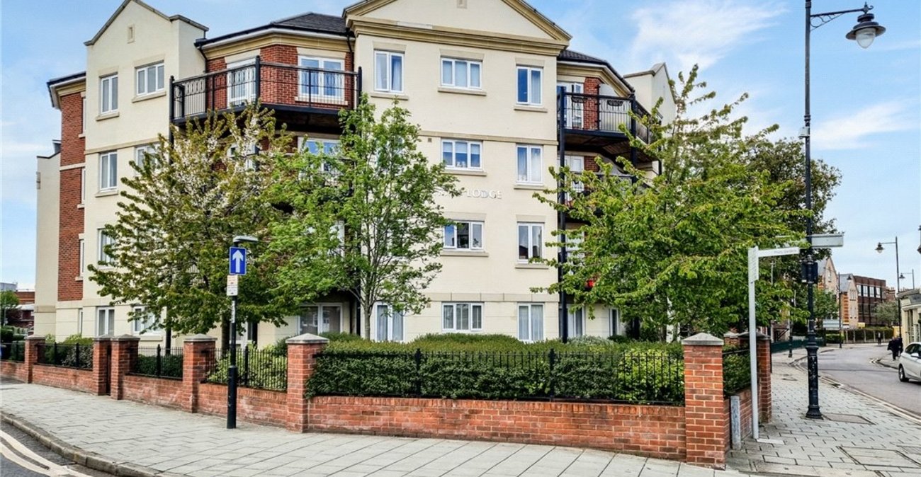 2 bedroom property for sale in Orpington | Robinson Jackson