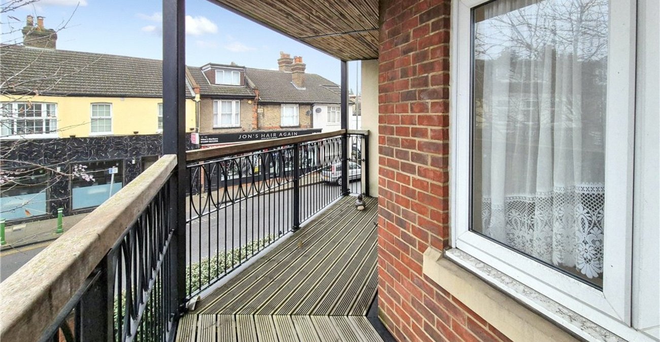 2 bedroom property for sale in Orpington | Robinson Jackson