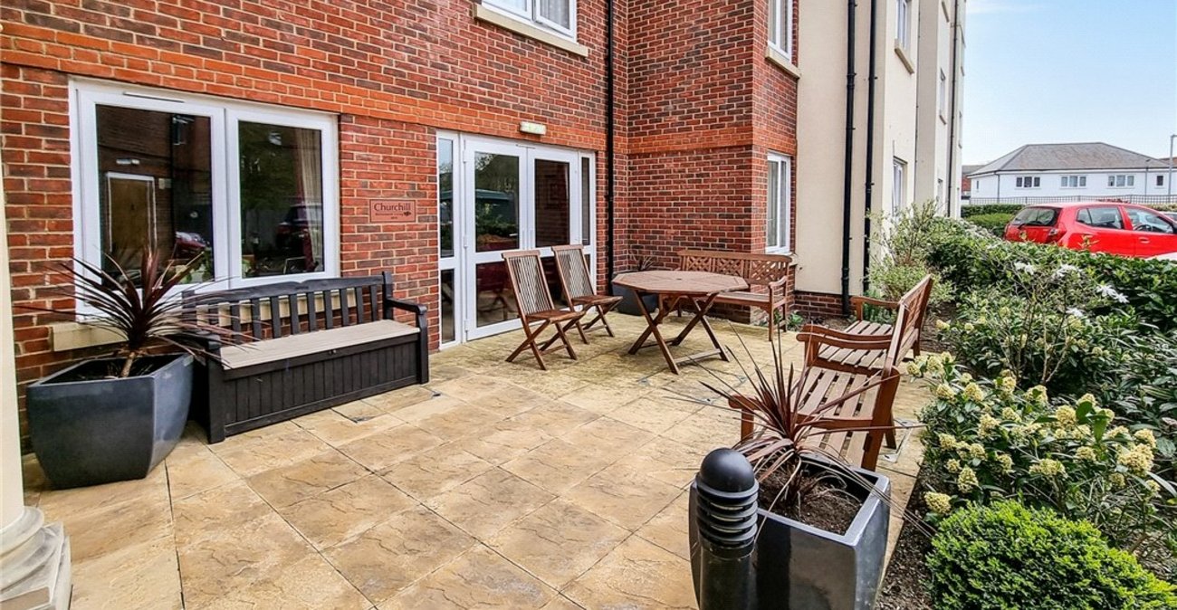 2 bedroom property for sale in Orpington | Robinson Jackson