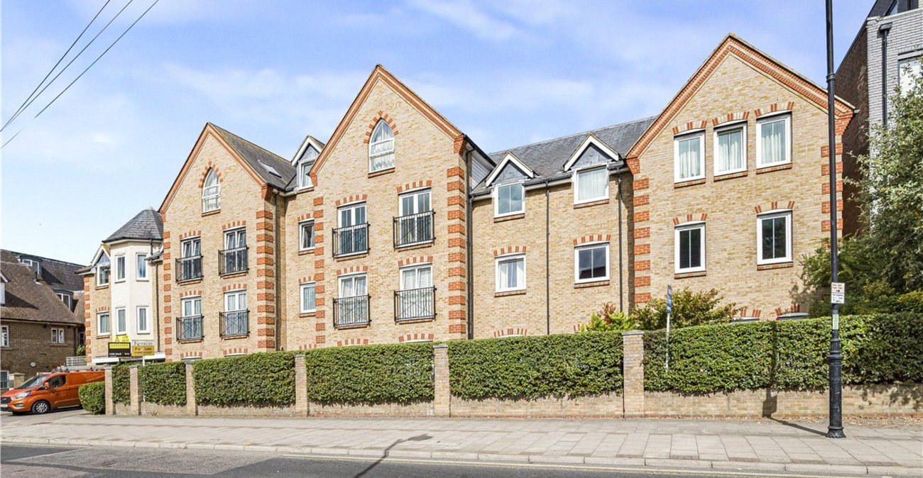 2 bedroom property for sale in Orpington | Robinson Jackson