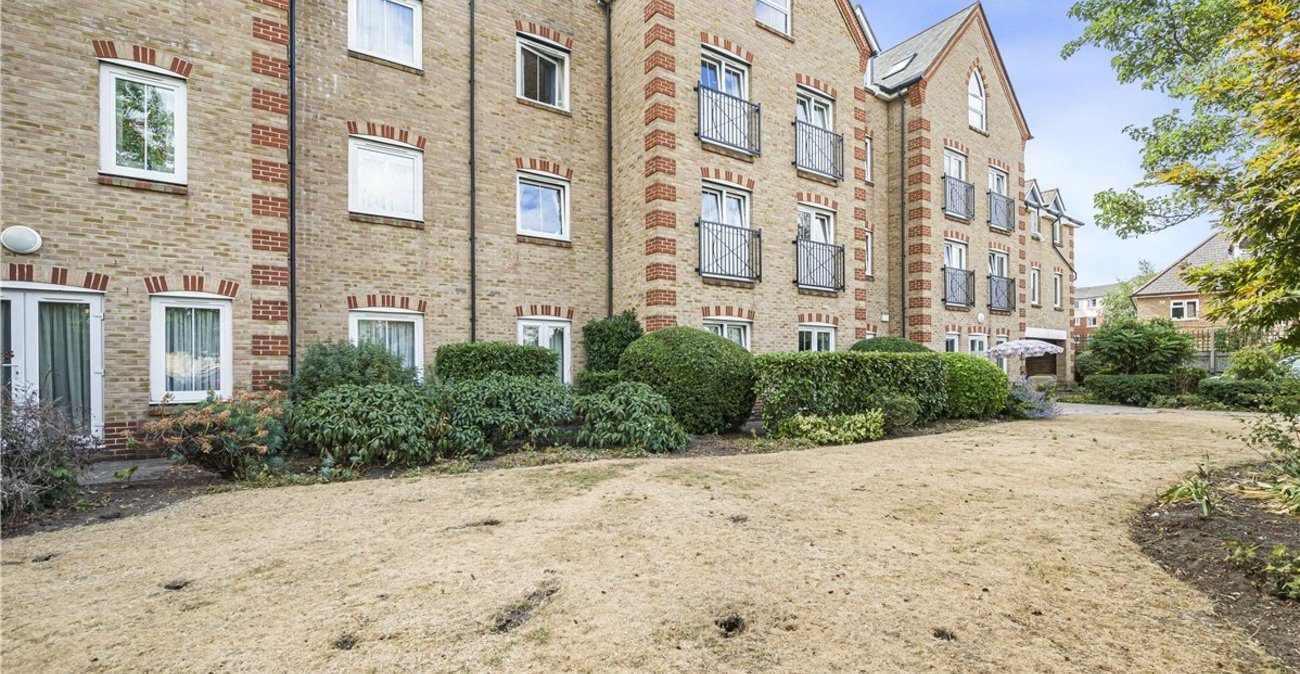2 bedroom property for sale in Orpington | Robinson Jackson