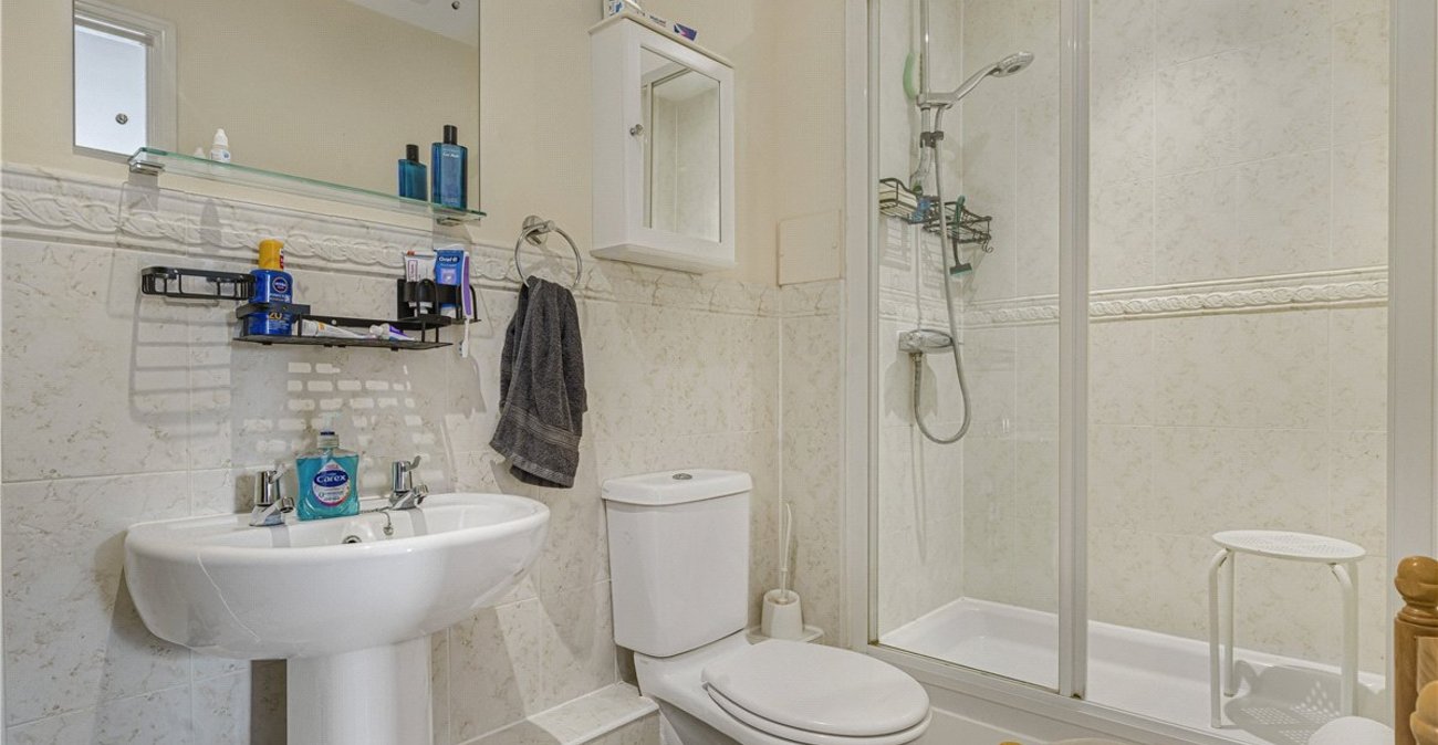 2 bedroom property for sale in Orpington | Robinson Jackson
